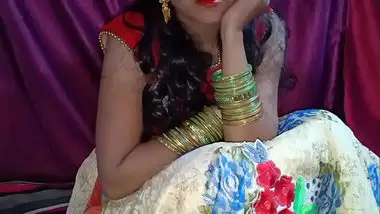 लडकी सादी में आई हो अपने यार के साथ प्यार में फस कर चुदी येसे