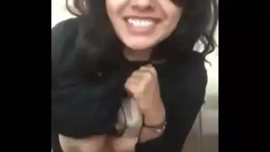 Indian Girl sex cam(full video on xhubs.cf)
