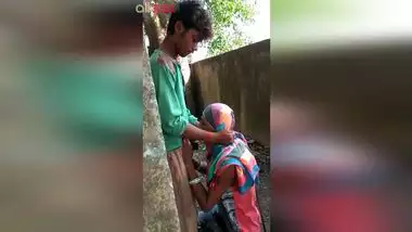 Desi aunty blowjob to her nephew! Caught on cam and on the net