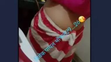 Desi girl show her boob