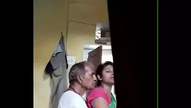 ठरकी ससुर ने अकेले मे बहू की चुदाई की