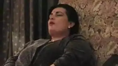 भारतीय जानवर वाला सेक्सी वीडियो - , वह उसे बिल्ली पाला जाता है