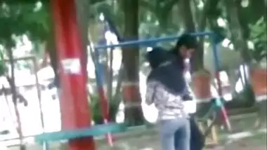 पब्लिक सेक्सी फिल्म इंग्लिश पार्क