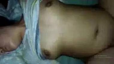 शराब के नशे में धुत्त जीएफ की चुदाई