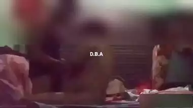 बीवी की मौसी को दुकान में ठोका