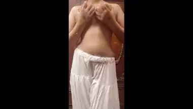 Pakistani Babe Strip Boobs Show