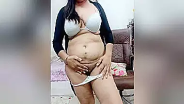 naughtymadam in Bra Cooking on StripChat Live - Desi Models