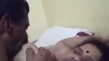 Breasty Bengali wife sex MMS movie scene scandal