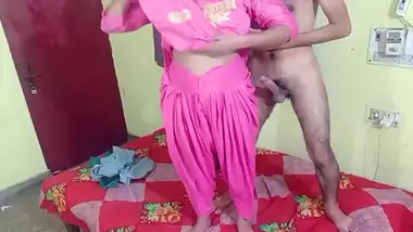 अकेले पा के पड़ोसी भाभी की चुदाई की