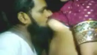 नाचने वाली सरोजा को एक मुस्लिम आदमी ने कोठे में चोदा