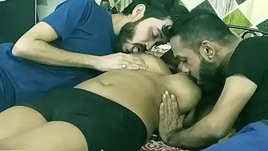 थ्रीसम बीएफ वीडियो कॉलेज की रंडी लड़की की