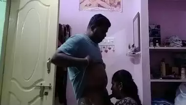 गोवा की सेक्सी पड़ोसन भाभी को लंड चूसा दिया जिद्द कर के