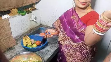 सबेरे सबेरे रसोई घर मे भाभी की चूत चुदाई