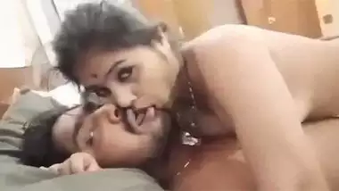 हॉट इंडियन जोड़ी की होममेड सेक्स वीडियो