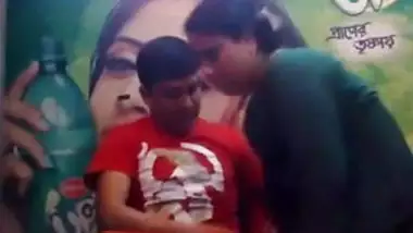 देसी वीडियो प्ले जोड़ी कैंटीन कांड