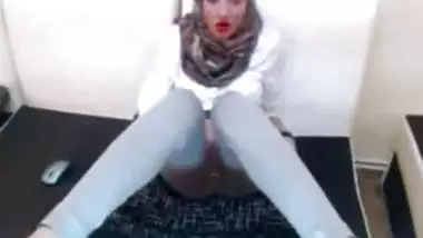 भारतीय सेक्सी फोटो दिखाएं उसे बिल्ली के साथ खेल