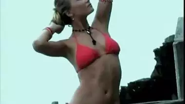 सबसे सेक्सी वीडियो हिंदी सेक्सी वीडियो हिंदी बिकनी मॉडल उल्लू फोटो शूट