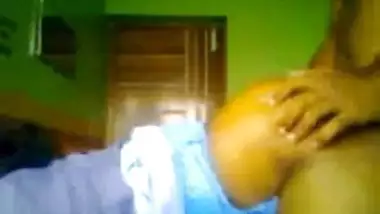 ठेठ सेक्सी गल गृहिणी मिला उसके प्रेमी द्वारा गड़बड़