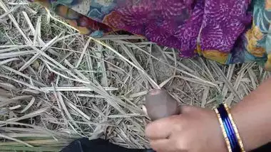 गेहूं के खेत मे सासुर जी ने जबरदस्ती चोद दिया