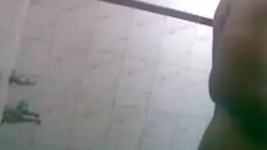 देसी सेक्सी वीडियो देखना है भारतीय पत्नी पति के दोस्त के साथ