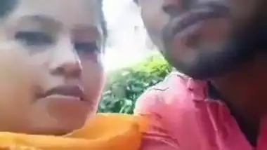 Mehar Ka Chde Ka Xxx - Indian video Desi Gf Recdng Lovr Suckingg Hr Boobs 0utdoor