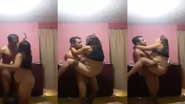 मोटी भाभी को खड़े खड़े चुदाई करी