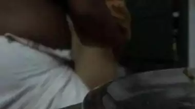 नौकरानी स्त्री शरीर अंग मालिक द्वारा बहकाया जब पत्नी घर पर नहीं