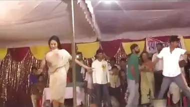 नग्न पोरन फिल्म गीली नृत्य