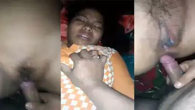 अस्साम की लड़की की चूत गांड़ चुदाई एक साथ