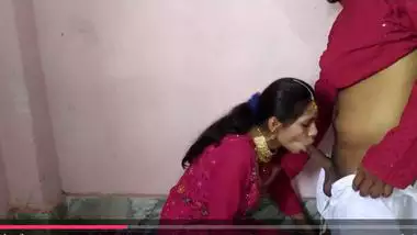 रंडी लड़की के साथ सुहागरात सेक्स फैंटसी इंडियन पोर्न क्लिप