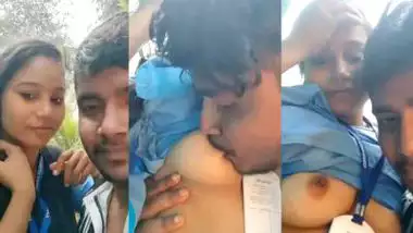 Outdoor boobs sucking of a college babe