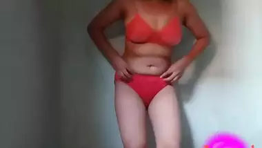 Janvi Cleans Her Cute Cunt And Huge Butt