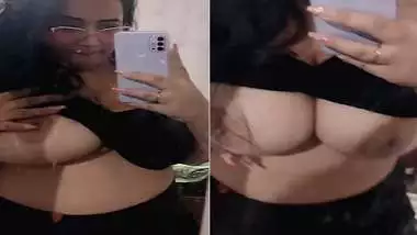 Huge boobs MILF topless and viral sex video MMS