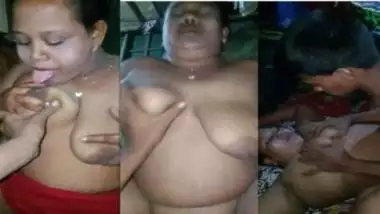 सौतेली माँ के बूब्स दबाकर लड़के ने किया इन्सेस्ट सेक्स