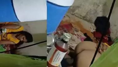 Village girlfriend fucking caught by friend through hole