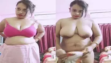 Milky boobs Bengali MILF stripping saree and nude show