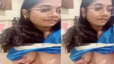 Girlfriend in glasses showing big boobs viral MMS