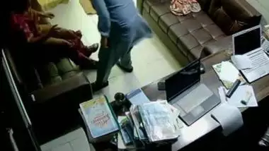 Muslim shop owner fucks his servant in Pakistani sex video